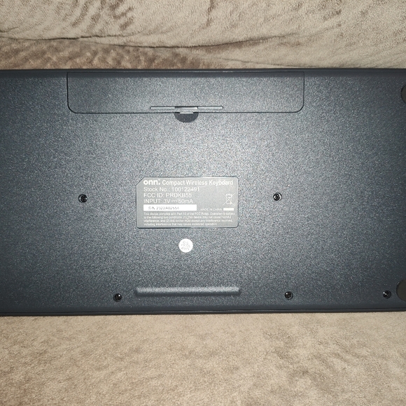 ONN. COMPACT WIRELESS KEYBOARD (NO DONGLE) - Picture 3 of 3